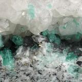 Beryl (variety emerald), Calcite, PyriteCoscuez (distrito minero), Municipio San Pablo de Borbur, Cinturón Esmeraldífero Occidental, Departamento Boyacá, Colombia122x65x48mm, xls up to 8mm (Author: Fiebre Verde)