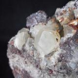 CalcitaMina Santa María, Cueva La Gitana, Las Carreras, Abanto y Ciérvana/Abanto Zierbena, Comarca Gran Bilbao, Vizcaya / Bizkaia, País Vasco (Euskadi), EspañaCristal de 20 mm x 20 mm. (Autor: Javi Llamazares)