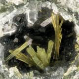 Epidote, Quartz<br />Kapaa Quarries, Kailua, Oahu Island, Honolulu County, Hawaii, USA<br />FOV = 2.7 mm<br /> (Author: Doug)