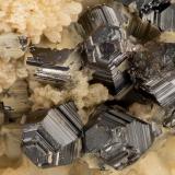 Sphalerite<br />Thomaston Dam railroad cut, Thomaston Dam, Thomaston, Litchfield County, Connecticut, USA<br />FOV = 3.2 mm<br /> (Author: Doug)