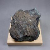 Valleriita<br />Mina Little Chief, Cinturón del Cobre Whitehorse, Distrito minero Whitehorse, Territorio Yukon, Canadá<br />7,6 x 6,7 x 1,9 cm.<br /> (Autor: J. G. Alcolea)