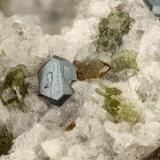 Ilmenite, Augite<br />Summit Rock, Klamath County, Oregon, USA<br />FOV = 2.8 mm<br /> (Author: Doug)