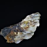 Gold, Quartz<br />Berezovskoe Mines, Uspenskaya Mountain, Berezovskii, Ekaterinburg (Sverdlovsk), Sverdlovsk Oblast, Ural, Russia<br />71 mm x 37 mm x 31 mm<br /> (Author: Don Lum)