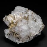 Quartz, Calcite, Siderite<br />Potosí Mine, Santo Domingo (Francisco Portillo), Santa Eulalia District, Municipio Aquiles Serdán, Chihuahua, Mexico<br />7.6 x 6.7 cm<br /> (Author: am mizunaka)
