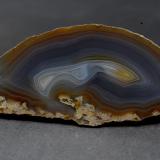 Cuatia agate cut and polished. Fluorescent specimen (Author: condoragatemines)