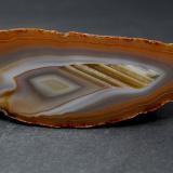 Cuatia agate cut and polished. Specimen shows fortification pattern with Uruguayan lines. (Author: condoragatemines)