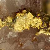 Gold<br />Star Extension 2 Mine, White Hills, Cerbat Mountains (Cerbat Range), Gold Basin District, Mohave County, Arizona, USA<br />FOV = 1.3 mm<br /> (Author: Doug)