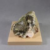 Millerita<br />Mina Eugenia, Bellmunt del Priorat, Comarca Priorat, Tarragona, Cataluña / Catalunya, España<br />7,2 x 6,2 x 5,3 cm.<br /> (Autor: J. G. Alcolea)