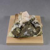 Millerita<br />Mina Eugenia, Bellmunt del Priorat, Comarca Priorat, Tarragona, Cataluña / Catalunya, España<br />7,2 x 6,2 x 5,3 cm.<br /> (Autor: J. G. Alcolea)