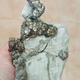 PiritaCan Negret Quarry, Can Negret, Alaró, Mallorca, Balearic Islands / Illes Balears, Spain167 mm (7 mm el cristal mayor). (Autor: José Juárez Ruiz)