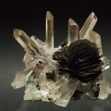 Quartz, Hematite<br />Guangdong Province, China<br />7 X 5.2 cm<br /> (Author: Richard Arseneau)