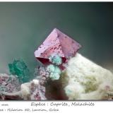 Cuprite with Malachite<br />Hilarion Mine, Hilarion area, Kamariza Mines, Agios Konstantinos, Lavrion Mining District, Attikí (Attica) Prefecture, Greece<br />fov 0.8 mm<br /> (Author: ploum)