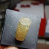 Fluorapatito (Grupo Apatito)<br />Minas da Panasqueira, Aldeia de São Francisco de Assis, Covilhã, Castelo Branco, Cova da Beira, Centro, Portugal<br />10x25 mm<br /> (Autor: Ignacio)