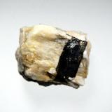 Columbita-(Fe)Mina Etta, Keystone, Distrito Keystone, Condado Pennington, South Dakota, USA3 x 3 cm. (Autor: Antonio P. López)