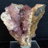 Fluorita<br />Cantera Mures, Las Pedrizas, Mures, Alcalá la Real, Comarca Sierra Sur, Jaén, Andalucía, España<br />8 x 7.5 cm<br /> (Autor: Pedro Antonio)