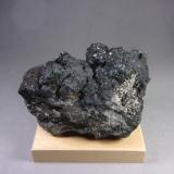 Chalcocita (Calcosina)<br />Minas de Río Tinto, Minas de Riotinto, Comarca Cuenca Minera, Huelva, Andalucía, España<br />10 x 7 x 6,5 cm.<br /> (Autor: J. G. Alcolea)