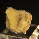 SmithsoniteMines del Mas d'en Galofre, L'Albiol, Comarca Baix Camp, Tarragona, Cataluña / Catalunya, España42mm x 36mm x 30mm (Author: Firmo Espinar)