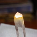 Cuarzo (variedad cristal de roca) con inclusiones<br />Cabiche, Quípama, Departamento Boyacá, Colombia<br />5x30 mm<br /> (Autor: Ignacio)