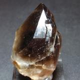 Cuarzo (variedad ahumado)<br />Cantera Companheiro No. 1, Sezures, Penalva do Castelo, Beira Alta, Distrito Viseu, Portugal<br />35x60 mm<br /> (Autor: Ignacio)