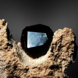 Almandino (Grupo Granate)Garnet Hill, Ely, Robinson District, White Pine County, Nevada, USACristal de 1 cm. (Autor: Antonio P. López)
