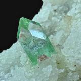 Fluorapophyllita-K (Apofilita)<br />Distrito Jalgaon, Maharashtra, India<br />14,7 x 7,9 cm.<br /> (Autor: Xavier bordas)