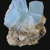 Berilo (variedad aguamarina), Mica<br />Chumar Bakhoor, Valle Hunza, Distrito Nagar, Gilgit-Baltistan (Áreas del Norte), Paquistán<br />6,1 X 5,9 cm.<br /> (Autor: Xavier bordas)