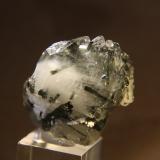 Quartz, Elbaite (variety verdelite)<br />Coronel Murta, Vale do Jequitinhonha, Minas Gerais, Brazil<br />37mm X 39mm X 25mm<br /> (Author: Firmo Espinar)