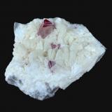 Cinabrio, Dolomita<br />Mina Wanshan, Wanshan, Prefectura Tongren, Provincia Guizhou, China<br />6,3 x 5,8 cm.<br /> (Autor: Xavier bordas)