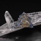Quartz, Tetrahedrite<br />Huayllapon Mine (Huallapon Mine), Pasto Bueno, Pampas District, Pallasca Province, Ancash Department, Peru<br />6.0 x 2.4 cm<br /> (Author: am mizunaka)