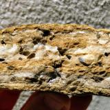 Dolomita (variedad teruelita)<br />Vilanova de la Sal, Comarca Noguera, Lérida / Lleida, Cataluña / Catalunya, España<br />10,5 x 4,0 cm.<br /> (Autor: Carles)