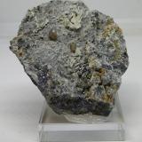 Cerusita<br />Pedrera Berta, Turó de Can Domènech, Serra de Roques Blanques, Sant Cugat del Vallès-El Papiol, Comarca Vallès Occidental / Baix Llobregat, Barcelona, Cataluña / Catalunya, España<br />6x6cm<br /> (Autor: Adri Rodríguez)