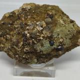 Almandino (Grupo Granate)Can Vernenc, Montnegre Mountains, La Batllòria, Sant Celoni, Comarca Vallès Oriental, Barcelona, Catalonia / Catalunya, Spain5,5x9cm (Autor: Adri Rodríguez)