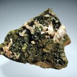 Epidota y Cuarzo<br />Mina Milucha, Palombatos, Burguillos del Cerro, Comarca Zafra-Río Bodión, Badajoz, Extremadura, España<br />8 x 6 cm.<br /> (Autor: Antonio P. López)