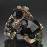 Almandine<br />Russell, Hampden County, Massachusetts, USA<br />4.9 cm x 5.2 cm<br /> (Author: Michael Shaw)
