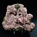 Rhodochrosite, PyritePachapaqui mining district, Pachapaqui, Aquia District, Bolognesi Province, Ancash Department, Peru93 mm x 79 mm x 37 mm (Author: Don Lum)