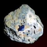 Benitoita, NeptunitaMina California State Gem (Benitoite Gem Mine), Zona San Benito River headwaters, Pico Santa Rita, Distrito New Idria, Condado San Benito, California, USA8 x 8 cm. (Autor: Antonio P. López)