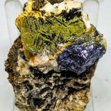 Mimetita, Galena, Barita, Malaquita<br />Mina Atrevida, Vimbodí i Poblet, Comarca Conca de Barberà, Tarragona, Cataluña / Catalunya, España<br />4x6,5cm<br /> (Autor: Adri Rodríguez)