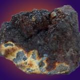 Pirita<br />Mina Alfonsina, Gistaín, Comarca Sobrarbe, Huesca, Aragón, España<br />32 x 26 x 21 mm.<br /> (Autor: José Luis Zamora)