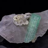 Beryl (variety emerald), Quartz, Calcite<br />Rist Mine, Hiddenite, Alexander County, North Carolina, USA<br />9.8 x 5.3 cm<br /> (Author: am mizunaka)