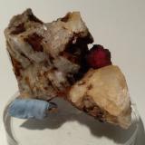 Cinabrio<br />Fosso del Confine, Roccastrada, Provincia Grosseto, Toscana, Italia<br />68 mm x 45 mm<br /> (Autor: Sante Celiberti)