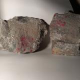 Cinabrio<br />Mina Siele, Monte Amiata, Piancastagnaio, Provincia Siena, Toscana, Italia<br />285 mm x 190 mm ; 270 mm x 210 mm<br /> (Autor: Sante Celiberti)