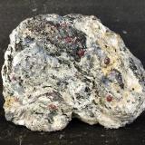 Almandino, CordieritaEl Hoyazo, Níjar, Comarca Metropolitana de Almería, Almería, Andalusia, Spain5.5 x 4.5 cm (Autor: Pedro Antonio)