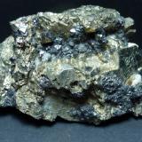 Pirita, Magnetita, CalcitaSan Guillermo Claim, Jerez de los Caballeros, Comarca Sierra Suroeste, Badajoz, Extremadura, Spain7 x 5 cm. (Autor: javier ruiz martin)