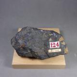 Ullmannita<br />Siegen, Distrito Siegen-Wittgenstein, Arnsberg, Renania del Norte-Westfalia/Nordrhein-Westfalen, Alemania<br />8,8 x 4,7 x 3 cm. 428,5 g.<br /> (Autor: J. G. Alcolea)