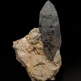 Quartz (variety smoky quartz)<br />Diamond Hill, Oberon, Westmoreland County, New South Wales, Australia<br />9.3 x 15.0 cm<br /> (Author: am mizunaka)
