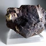 Goethite after Pyrite<br />Brosso Mine, Cálea, Léssolo, Canavese District, Metropolitan City of Turin Province, Piedmont (Piemonte), Italy<br />102 x 81 mm<br /> (Author: Sante Celiberti)