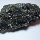 Magnetita, Clinocloro, Pirita, Actinolita y CalcitaLa Herrería Mine, Burguillos del Cerro, Comarca Zafra-Río Bodión, Badajoz, Extremadura, Spain7 x 4 cm. (Autor: javier ruiz martin)