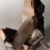 Orthoclase, Quartz, Epidote, Babingtonite<br />Baveno, Maggiore Lake, Verbano-Cusio-Ossola Province, Piedmont (Piemonte), Italy<br />64 x 57 mm<br /> (Author: Sante Celiberti)