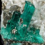 Beryl (variety emerald), Pyrite, Albite (variety cleavelandite)<br />Chivor mining district, Municipio Chivor, Eastern Emerald Belt, Boyacá Department, Colombia<br />35mm x 25mm x 19mm, main xl=16mm<br /> (Author: Fiebre Verde)