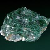 Moscovita (variedad fuchsita)<br />Minas Gerais, Brasil<br />7 x 5 cm.<br /> (Autor: Antonio P. López)